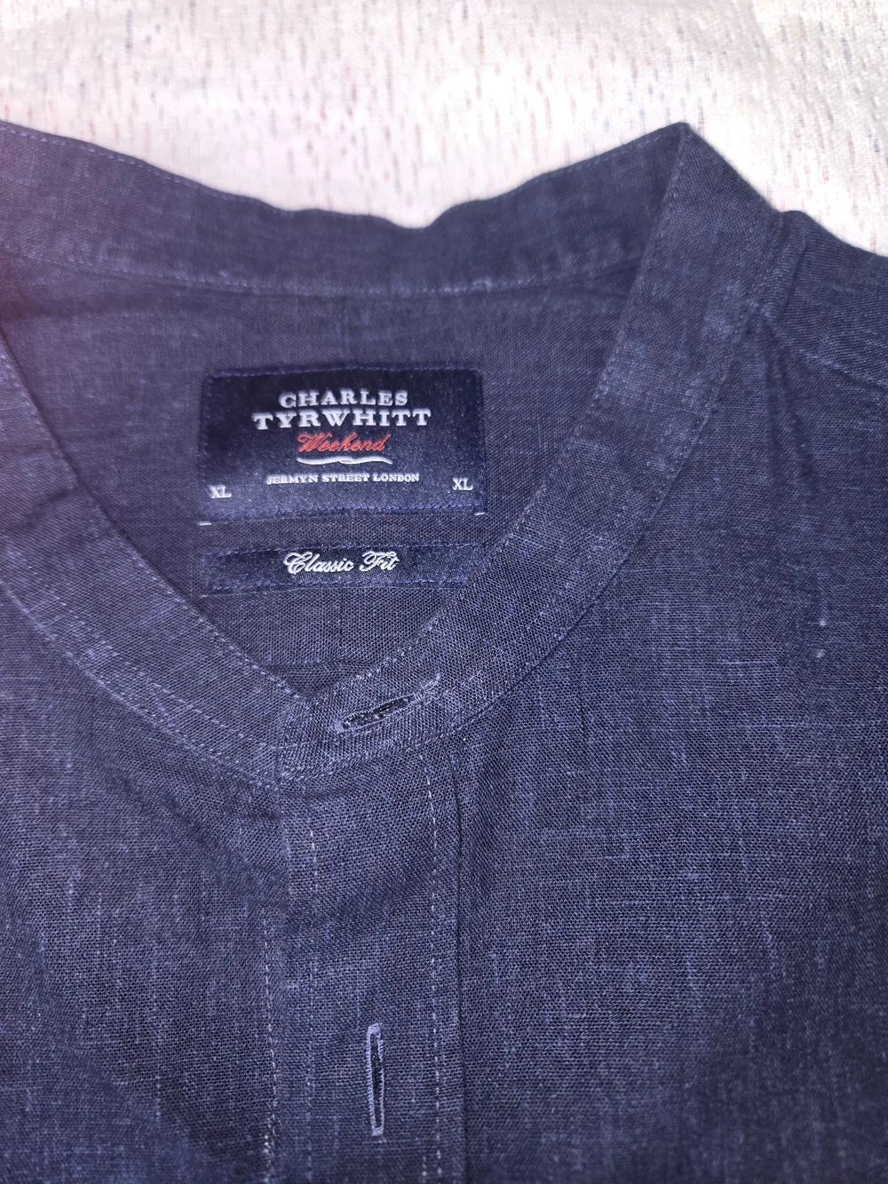 Charles Tyrwhitt button charles mandarin